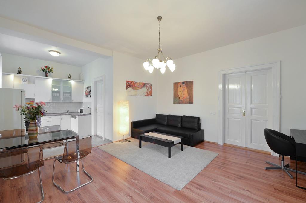 Exclusive On Zborovska Apartament